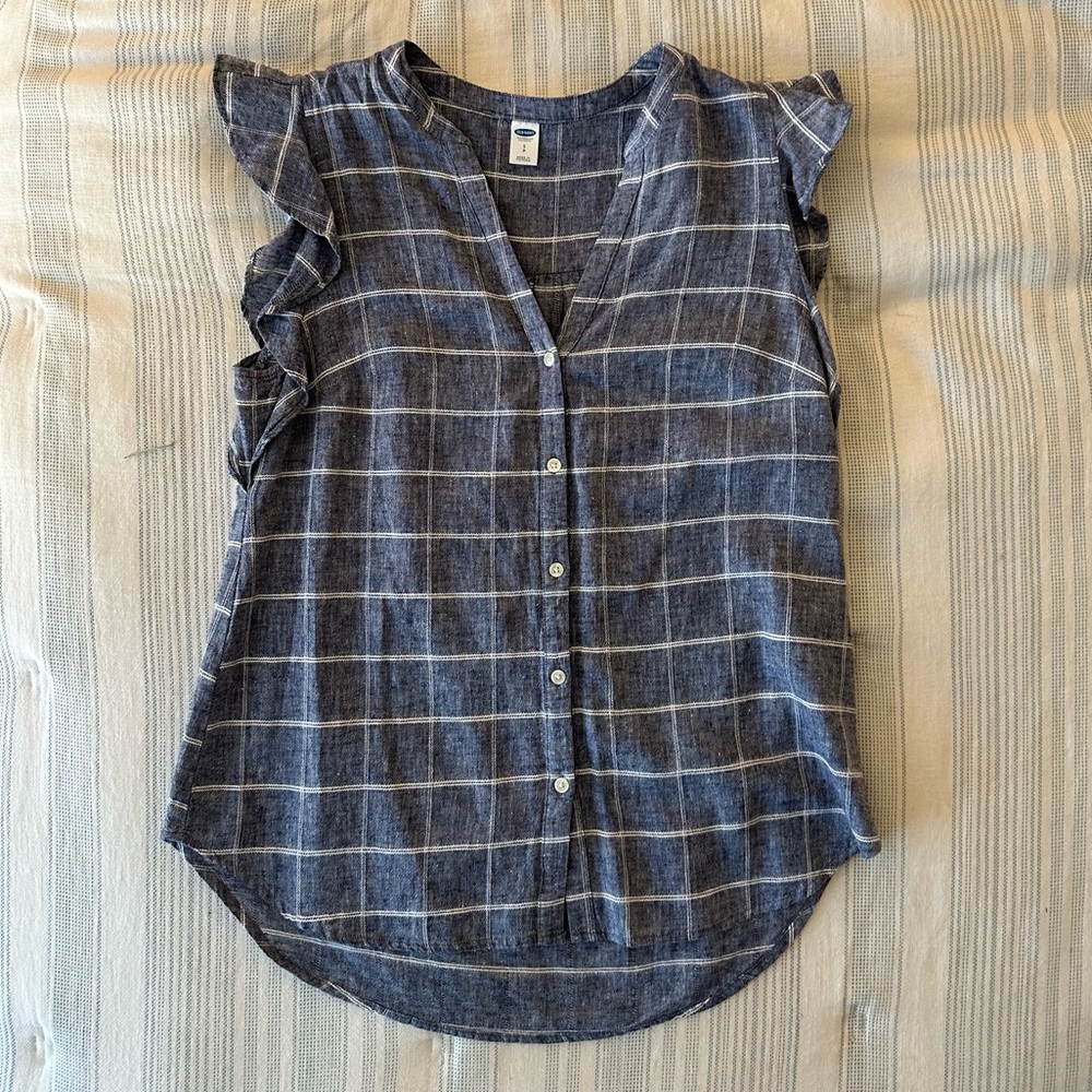 Old Navy blue ruffle shoulder sleeveless blouse